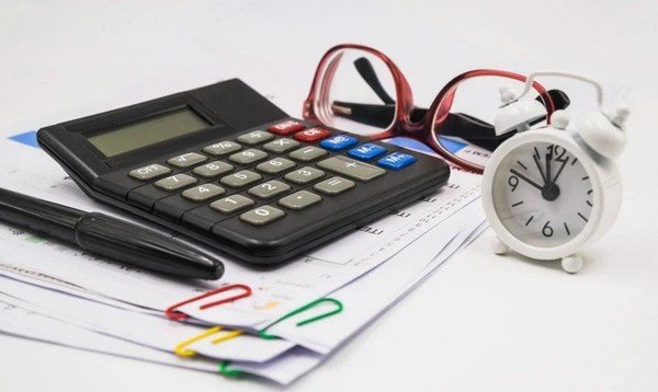أهم 10 مهارات محاسبة تحتاجها
المحاسبون مسؤولون عن تقديم خدمات الإدارة المالية والمشورة للعملاء أو الشركات التي يعملون بها. قد لا تبدو المحاسبة كخيار مهني أكثر روعة على الإطلاق ، لكن ابحث بشكل أعمق قليلاً وستجد مجموعة واسعة من الفرص الوظيفية المتاحة لك. فيما يلي عشر مهارات أساسية تحتاجها لتصبح محاسبًا جيدًا.  
https://www.aam-web.com/.../%D8%A3%D9%87%D9%85-10-%D9%85...